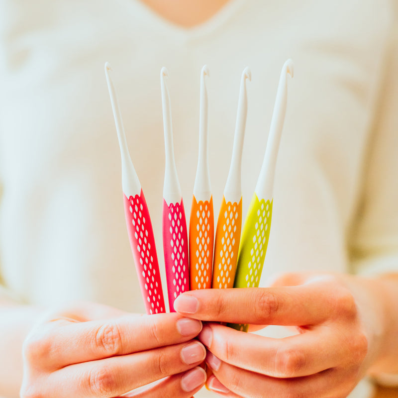 Load image into Gallery viewer, 57182|Prym Ergonomic Crochet Hook Set, Small (E, G, 7, H, J)