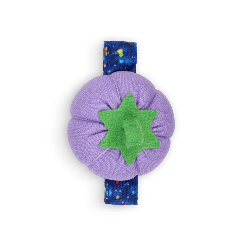Cargue la imagen en el visor de la galería, 735|Dritz Wrist Tomato Pin Cushion with Adjustable Strap, Assorted Colors