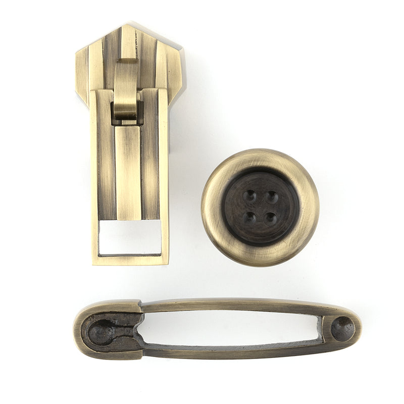 Cargue la imagen en el visor de la galería, 47200-38|Dritz Brass Safety Pin Pull, Antique Brass