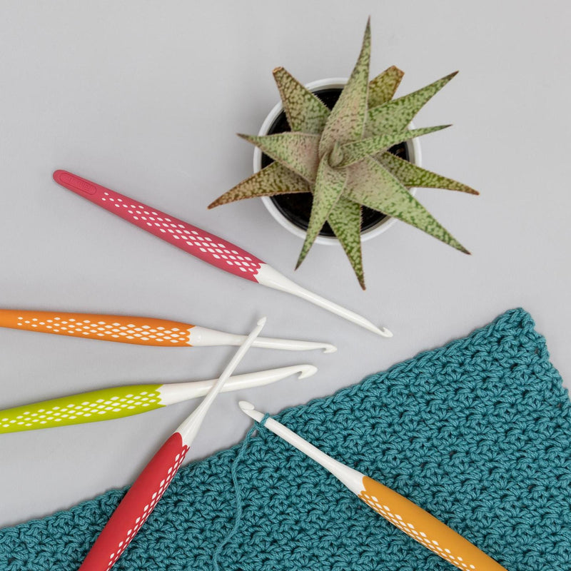Load image into Gallery viewer, 57182|Prym Ergonomic Crochet Hook Set, Small (E, G, 7, H, J)