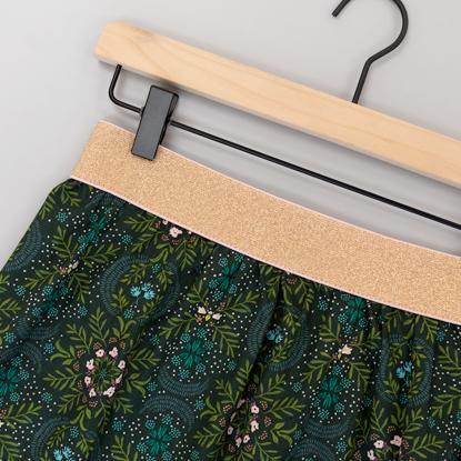 Dritz elastic come in a variety of sizes and colors.
