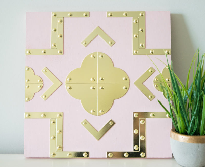 Load image into Gallery viewer, 44788-35|Dritz Smooth Campaign Hardware Corners, Small, Brass, 4 pc
