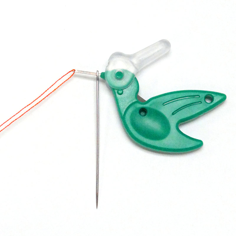 Load image into Gallery viewer, BK166|Dritz Hummingbird Needle Threaders, Green, 12 pc